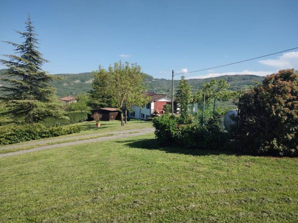 casa indipendente in vendita a Gropparello