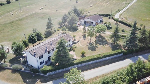 casa indipendente in vendita a Gropparello
