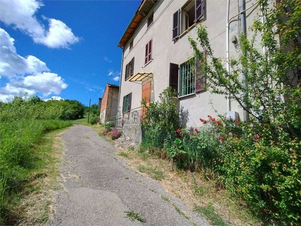 casa indipendente in vendita a Gropparello in zona Castellana