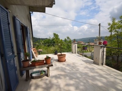 casa indipendente in vendita a Gropparello
