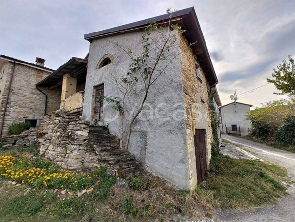 appartamento in vendita a Gropparello in zona Montechino