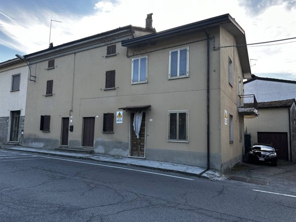casa indipendente in vendita a Gropparello in zona Sariano