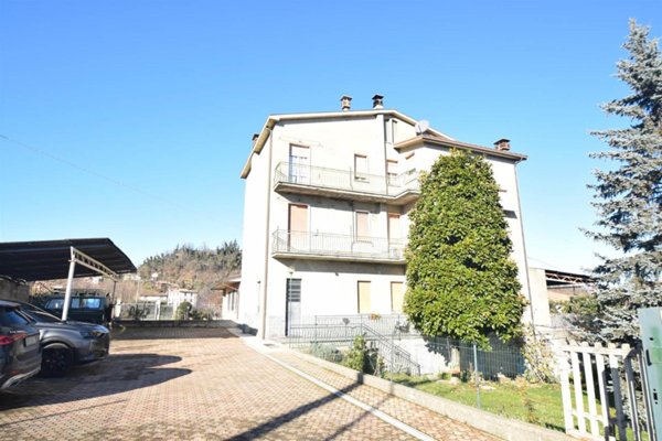 casa indipendente in vendita a Gropparello