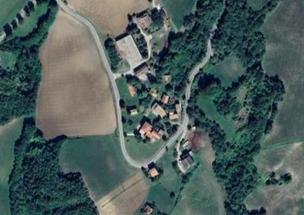terreno edificabile in vendita a Gropparello