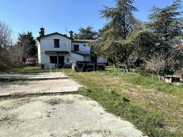 casa indipendente in vendita a Gropparello