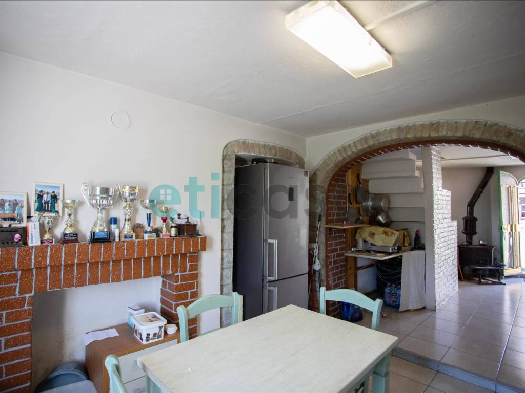 casa indipendente in vendita a Gropparello