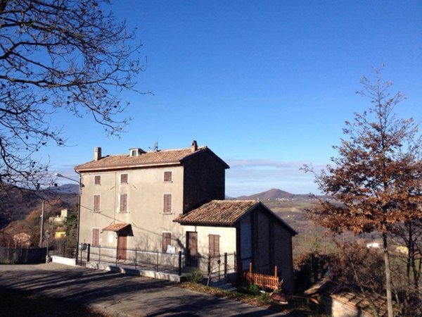 casa indipendente in vendita a Gropparello in zona Montechino
