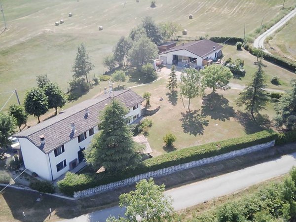 casa indipendente in vendita a Gropparello