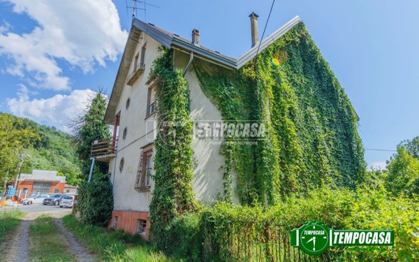 casa indipendente in vendita a Gropparello