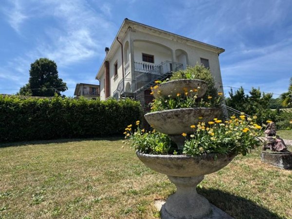 casa indipendente in vendita a Gropparello in zona Groppovisdomo