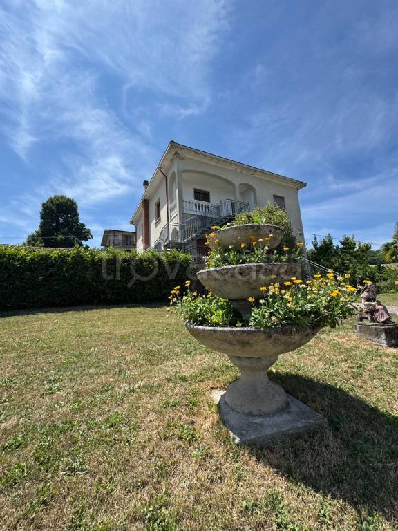 casa indipendente in vendita a Gropparello in zona Groppovisdomo