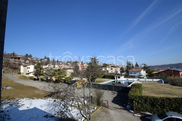 casa indipendente in vendita a Gropparello