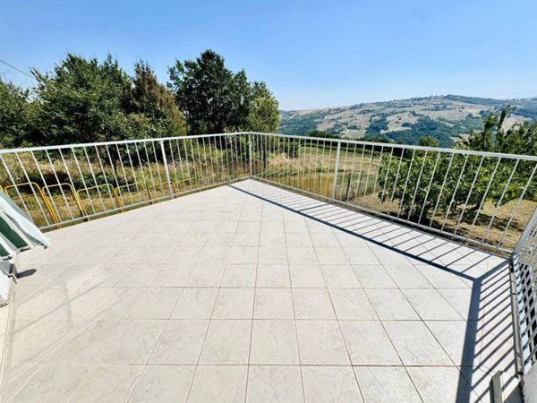 casa indipendente in vendita a Gropparello