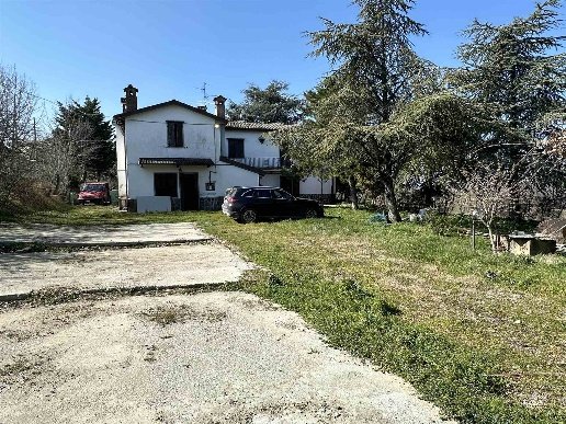 casa indipendente in vendita a Gropparello