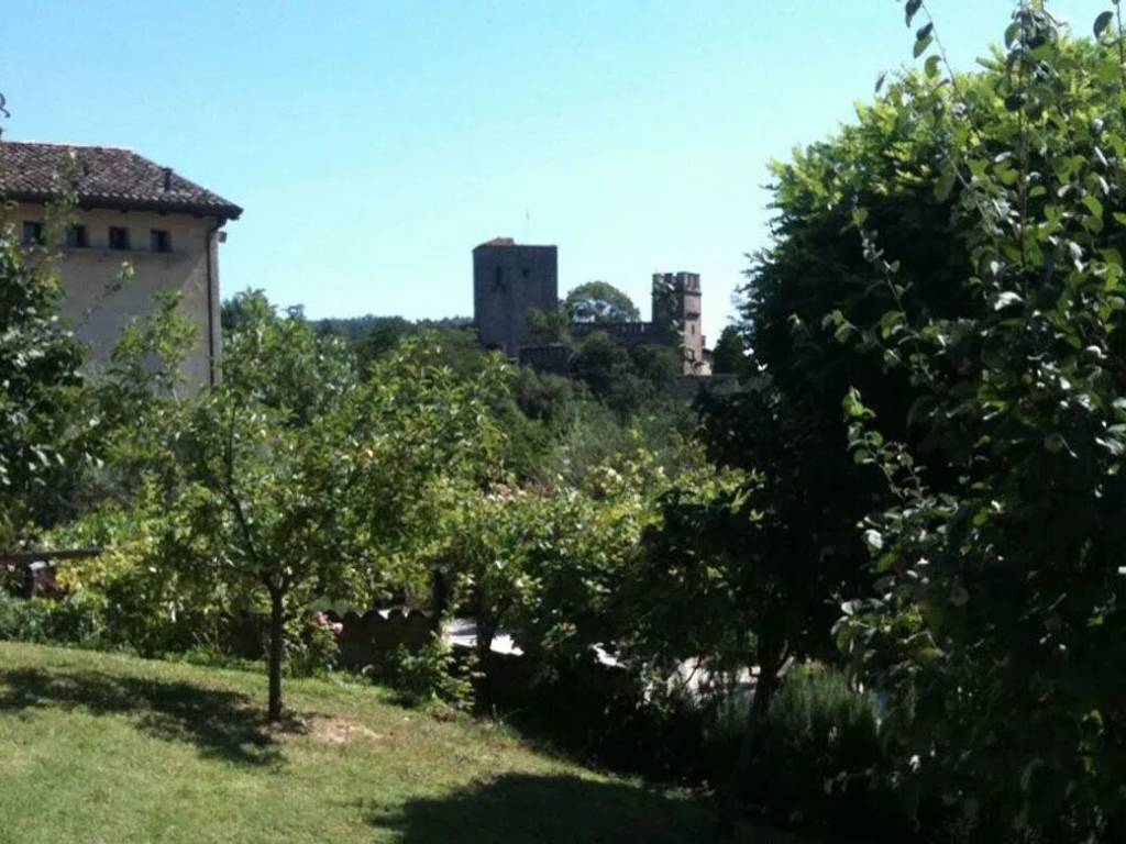 terreno edificabile in vendita a Gropparello