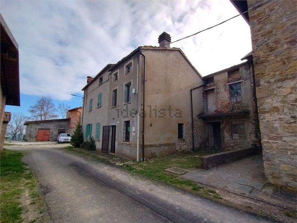 casa indipendente in vendita a Gropparello