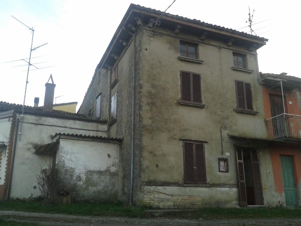 casa indipendente in vendita a Gropparello