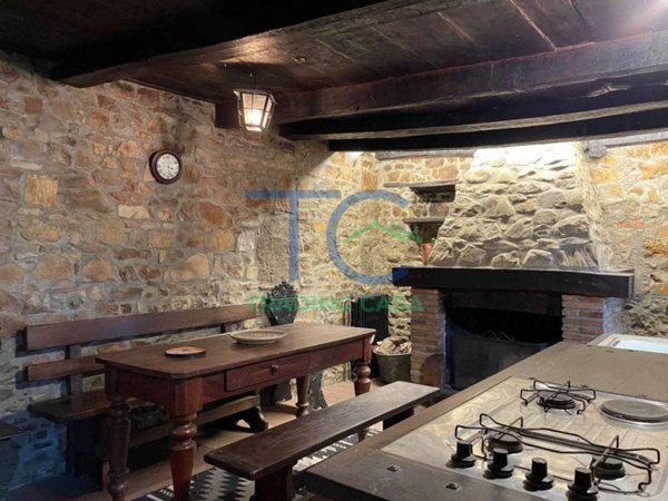 casa indipendente in vendita a Gropparello