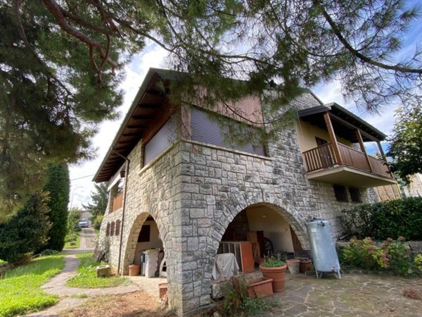 casa indipendente in vendita a Gropparello