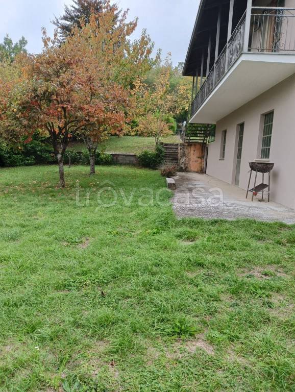 casa indipendente in vendita a Gropparello