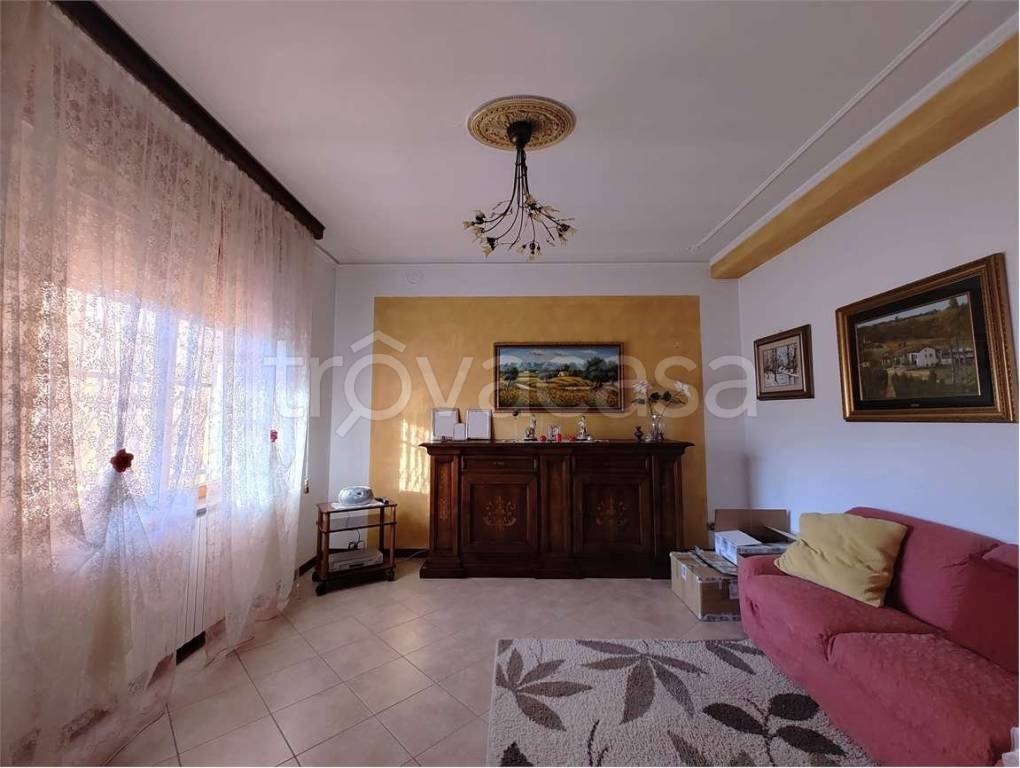 casa indipendente in vendita a Gropparello