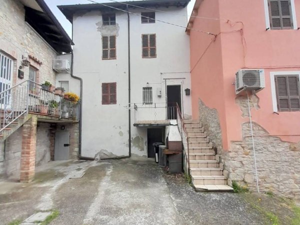 casa indipendente in vendita a Gropparello