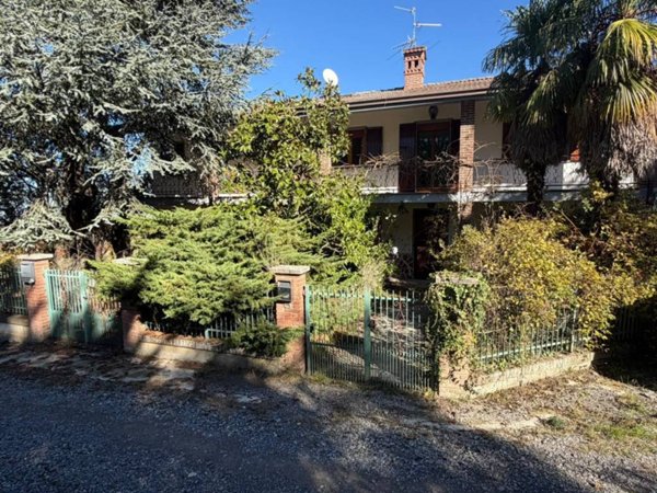 casa indipendente in vendita a Gropparello