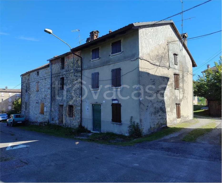 casa indipendente in vendita a Gropparello in zona Groppovisdomo