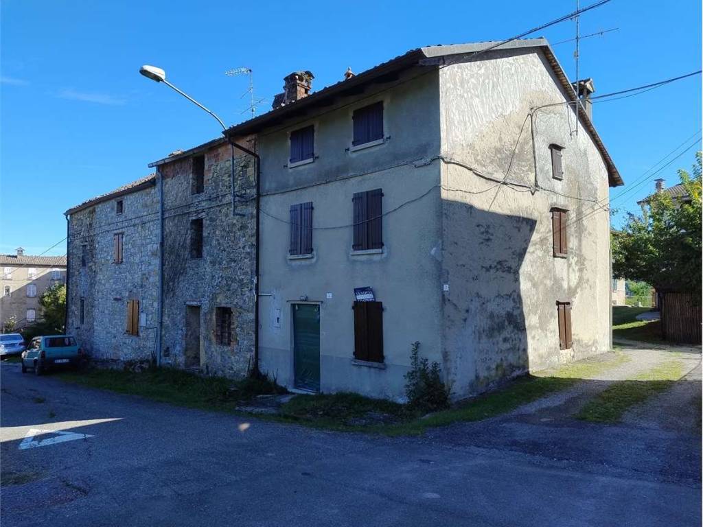 appartamento in vendita a Gropparello in zona Groppovisdomo