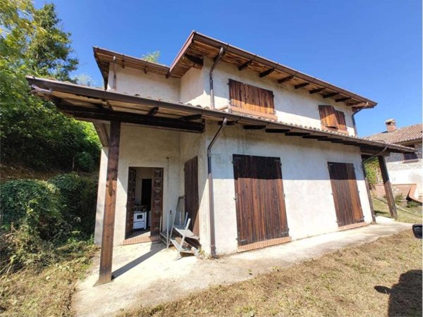 casa indipendente in vendita a Gropparello in zona Groppovisdomo