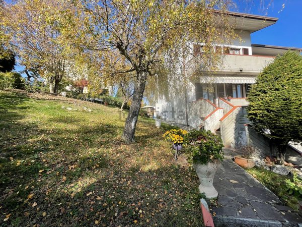 casa indipendente in vendita a Gropparello