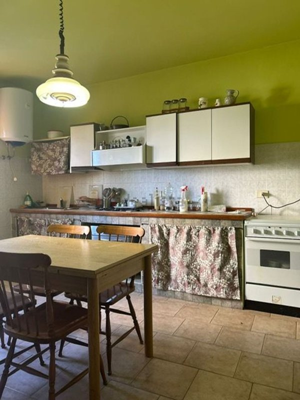 casa indipendente in vendita a Gropparello in zona Sariano