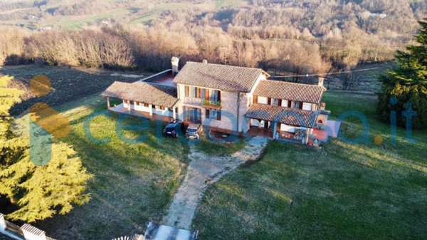 casa indipendente in vendita a Gropparello in zona Sariano