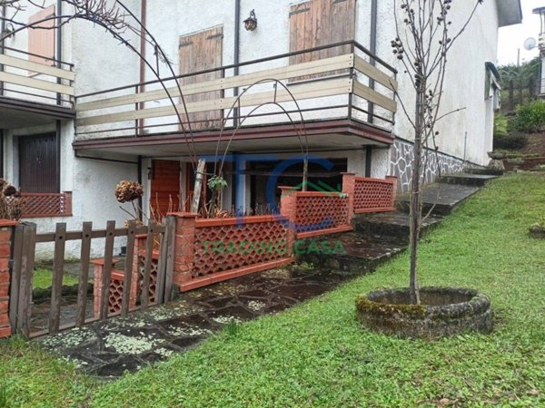 casa indipendente in vendita a Gropparello in zona Groppovisdomo