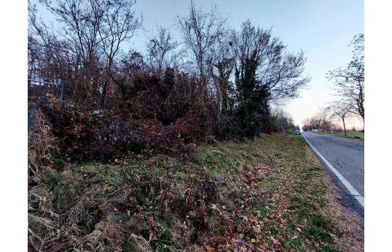 terreno edificabile in vendita a Gropparello