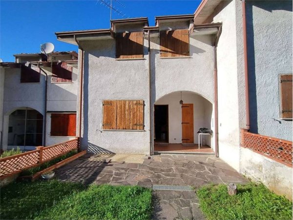 casa indipendente in vendita a Gropparello