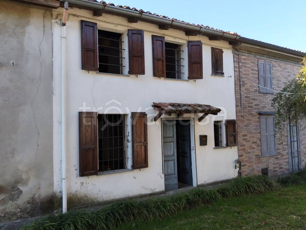 casa indipendente in vendita a Gropparello