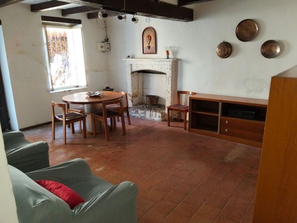 casa indipendente in vendita a Gropparello