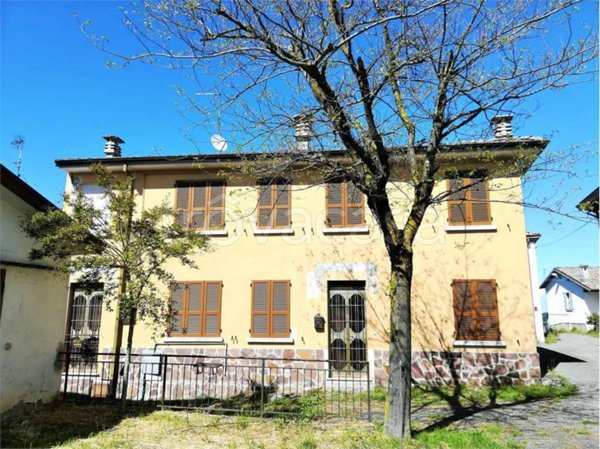 casa indipendente in vendita a Gropparello in zona Castellana