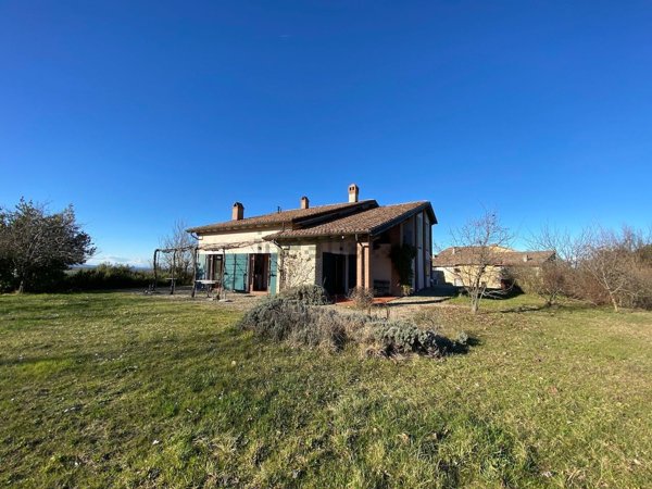 casa indipendente in vendita a Gropparello in zona Gusano