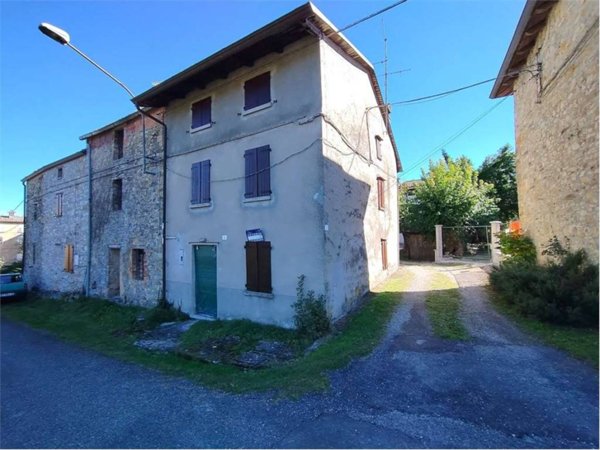 appartamento in vendita a Gropparello in zona Groppovisdomo