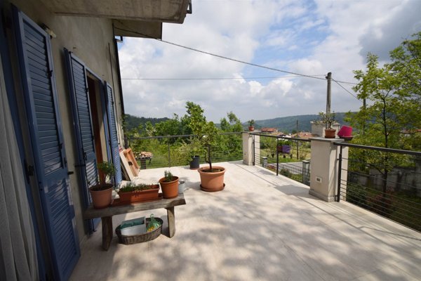 casa indipendente in vendita a Gropparello