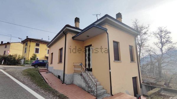 casa indipendente in vendita a Gropparello in zona Mandola