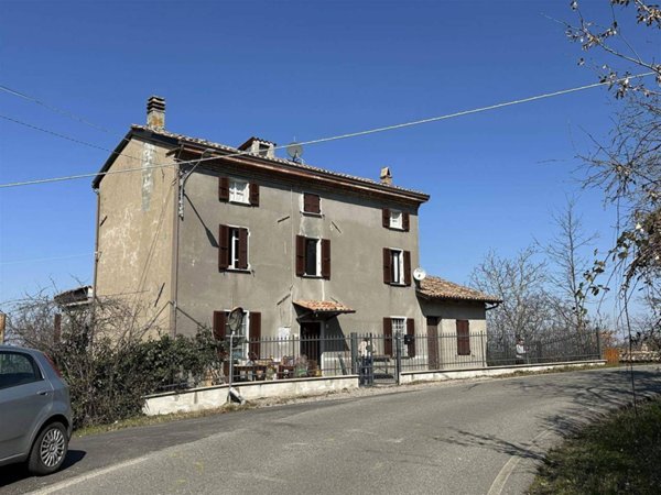 casa indipendente in vendita a Gropparello in zona Montechino
