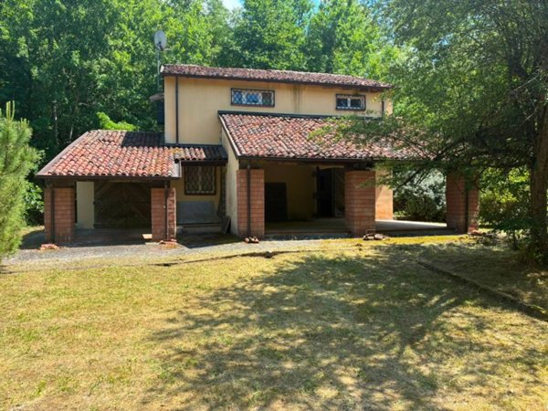 casa indipendente in vendita a Gropparello in zona Gusano
