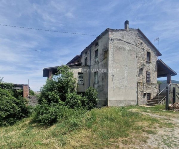 casa indipendente in vendita a Gropparello