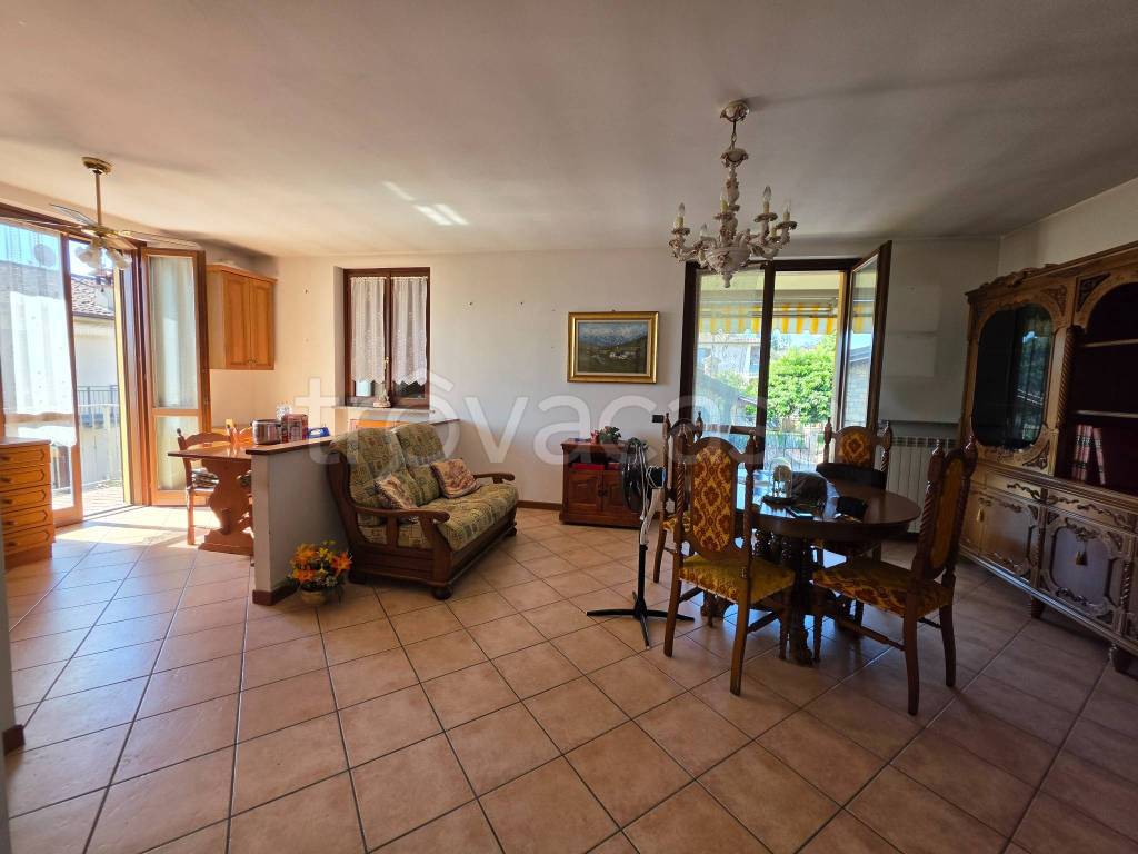 appartamento in vendita a Gropparello