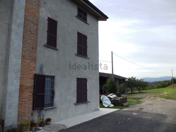 casale in vendita a Gropparello in zona Montechino