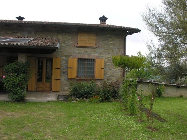 casa indipendente in vendita a Gropparello