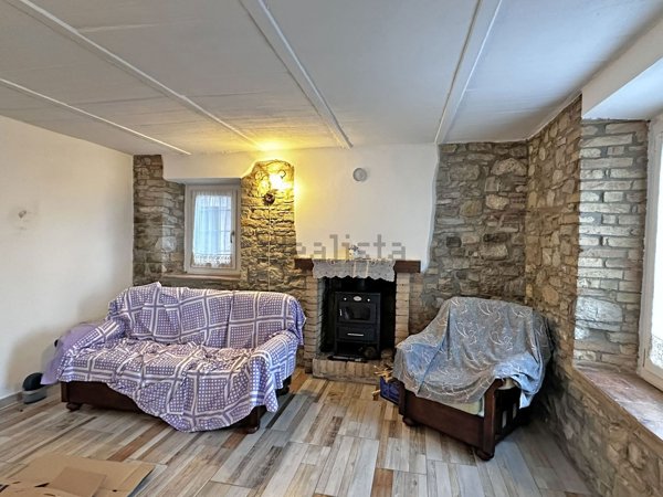 casa semindipendente in vendita a Gropparello